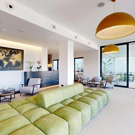 Primo Hotel 4*