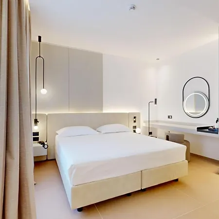 Primo Hotel 4*